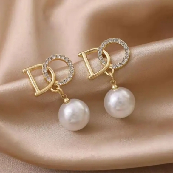 Jewelry - Rhinestone Pearl Dangle Earrings